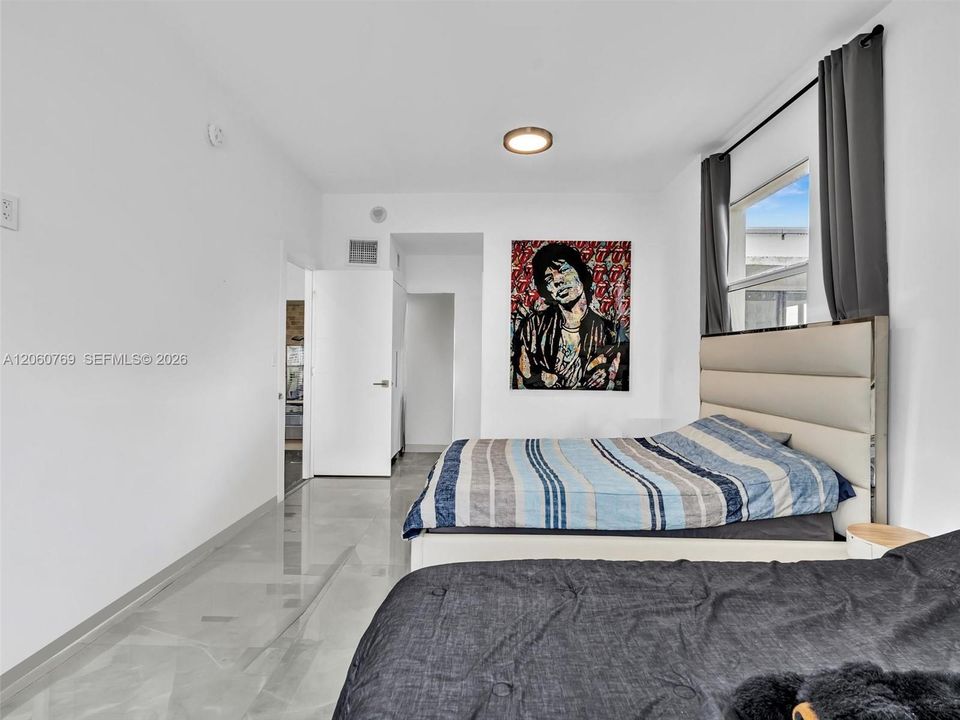 For Rent: $3,700 (2 beds, 2 baths, 1022 Square Feet)