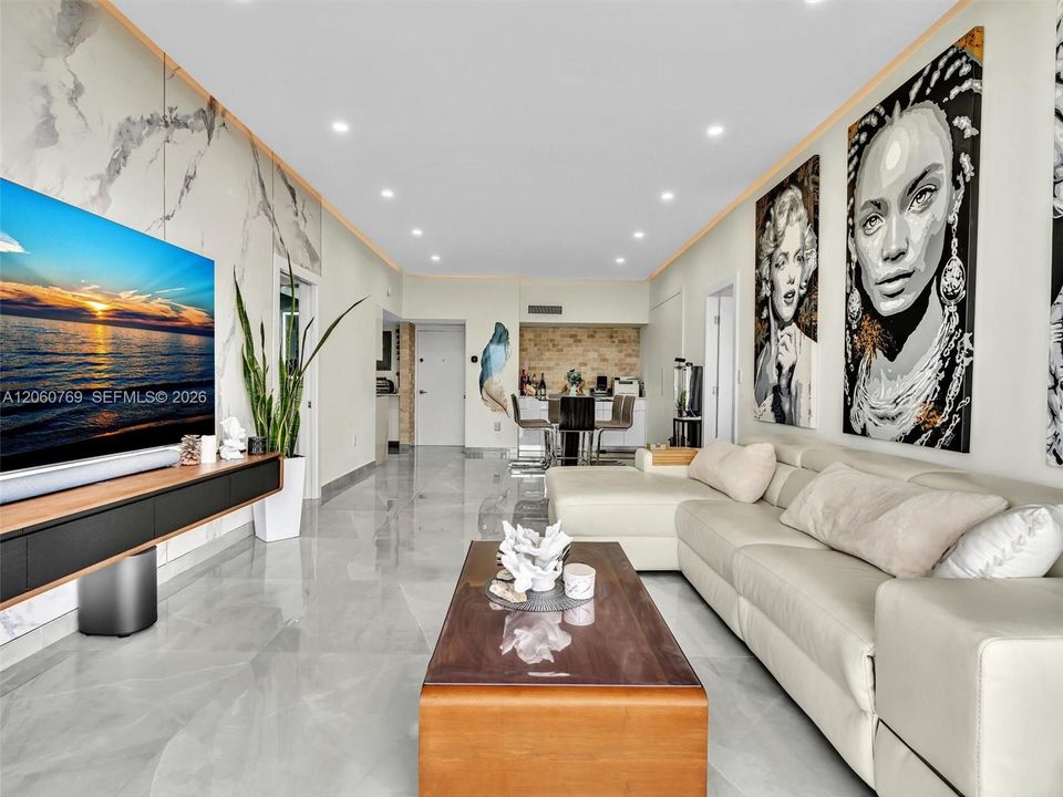 For Rent: $3,700 (2 beds, 2 baths, 1022 Square Feet)