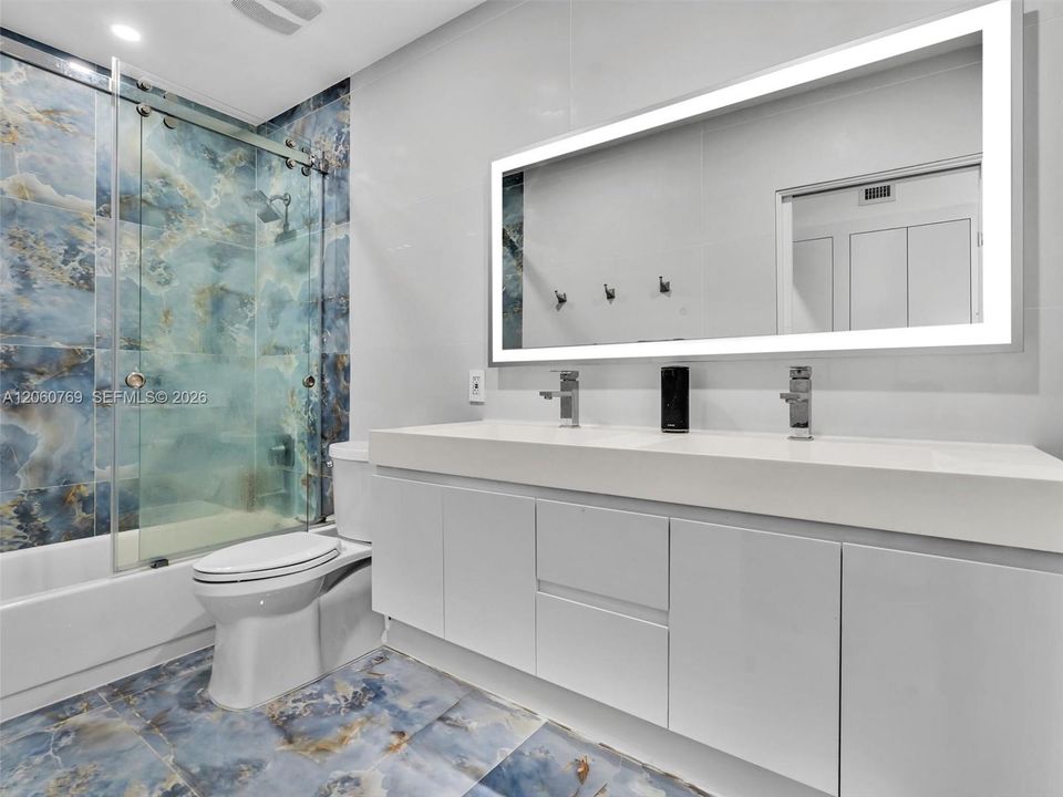 For Rent: $3,700 (2 beds, 2 baths, 1022 Square Feet)