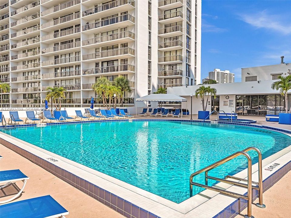 For Rent: $3,700 (2 beds, 2 baths, 1022 Square Feet)