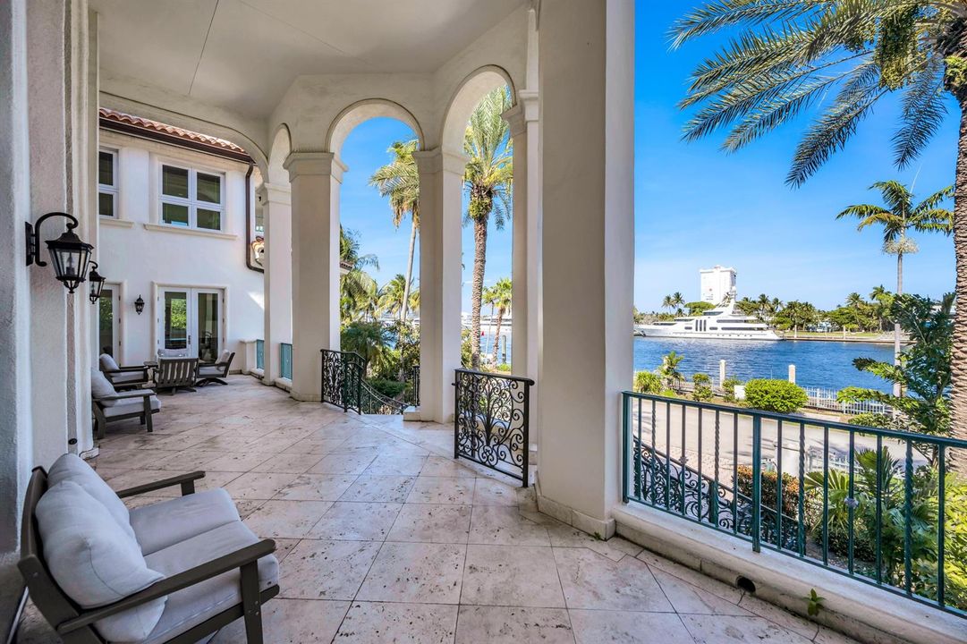 709 Idlewyld Dr-24