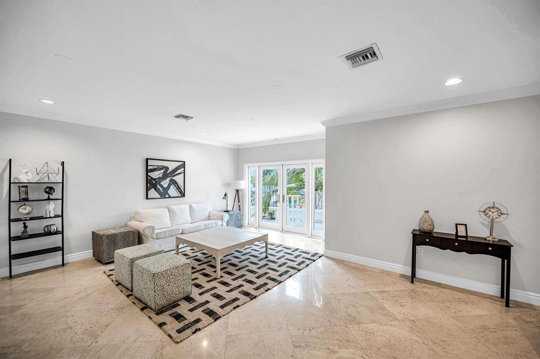 709 Idlewyld Dr-123
