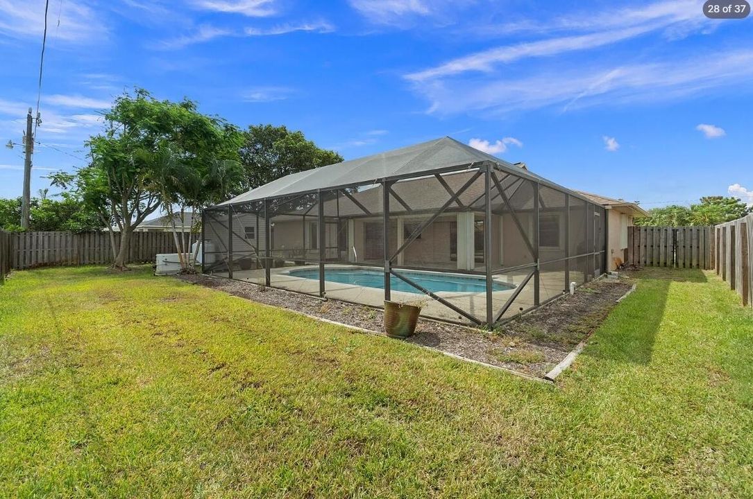 Screenshot_27-7-2026_175744_www.zillow.c
