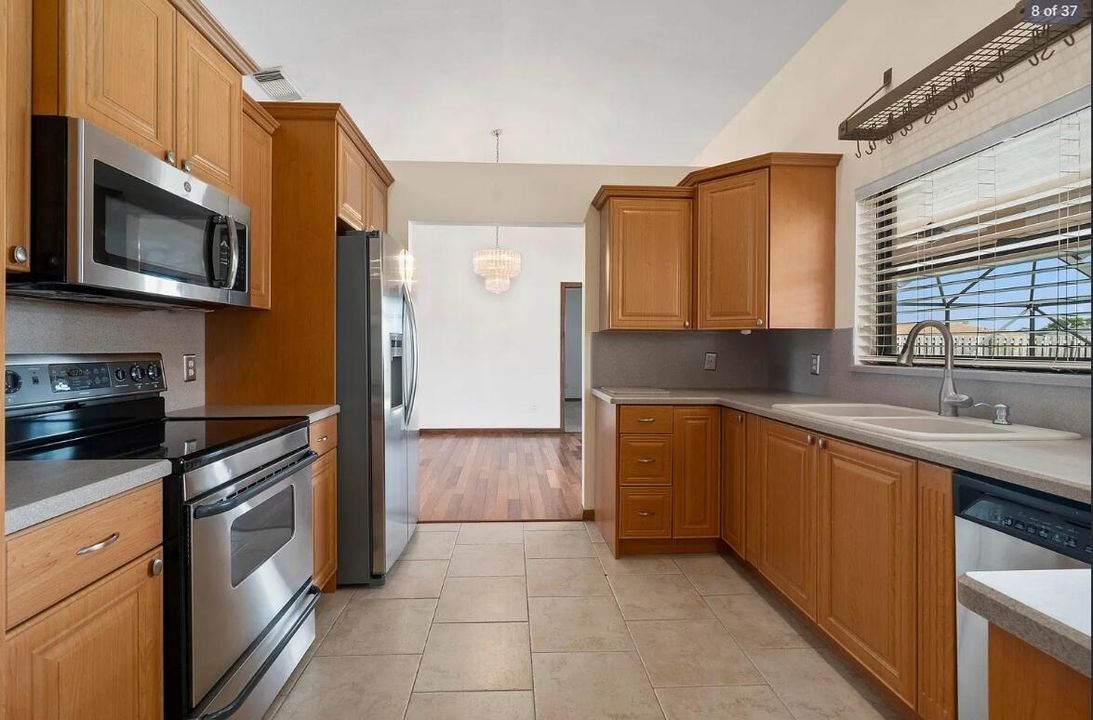 Screenshot_27-7-2026_175352_www.zillow.c