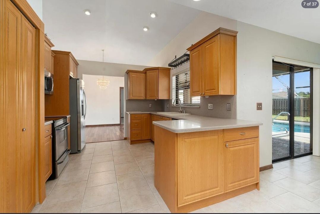 Screenshot_27-7-2026_175335_www.zillow.c
