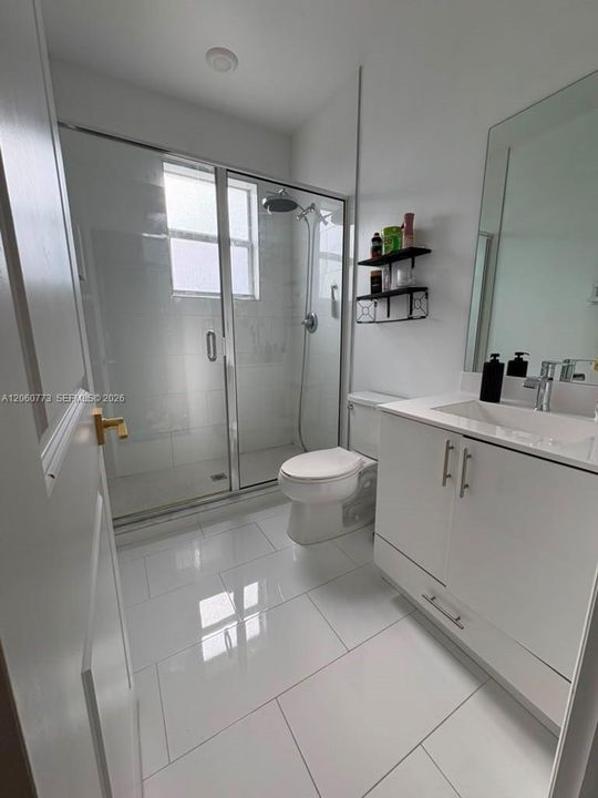 На продажу: $335,000 (2 спален, 1 ванн, 1174 Квадратных фут)