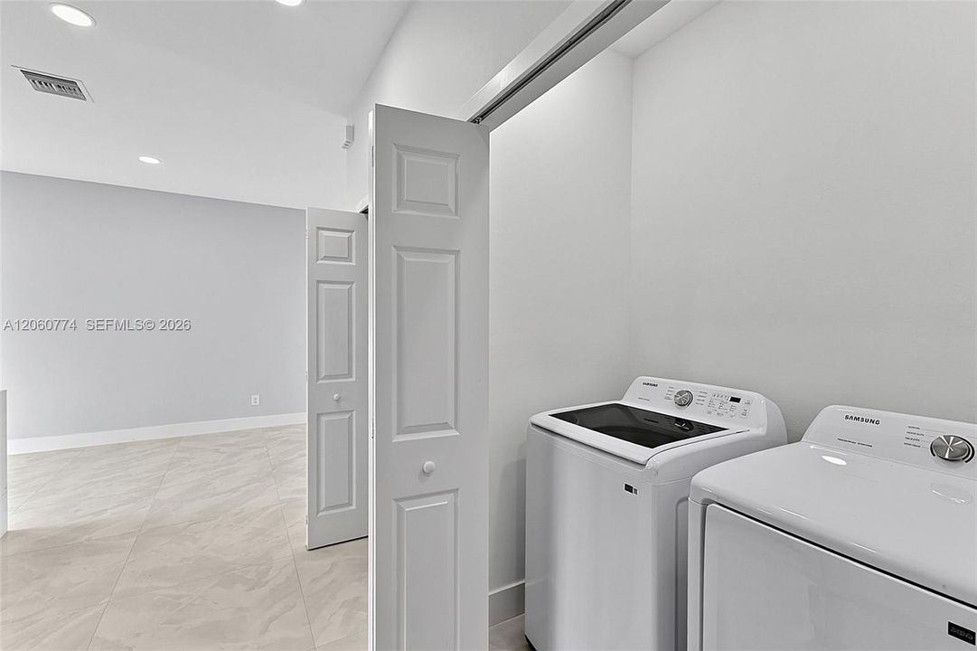 En Venta: $279,900 (3 camas, 2 baños, 1144 Pies cuadrados)