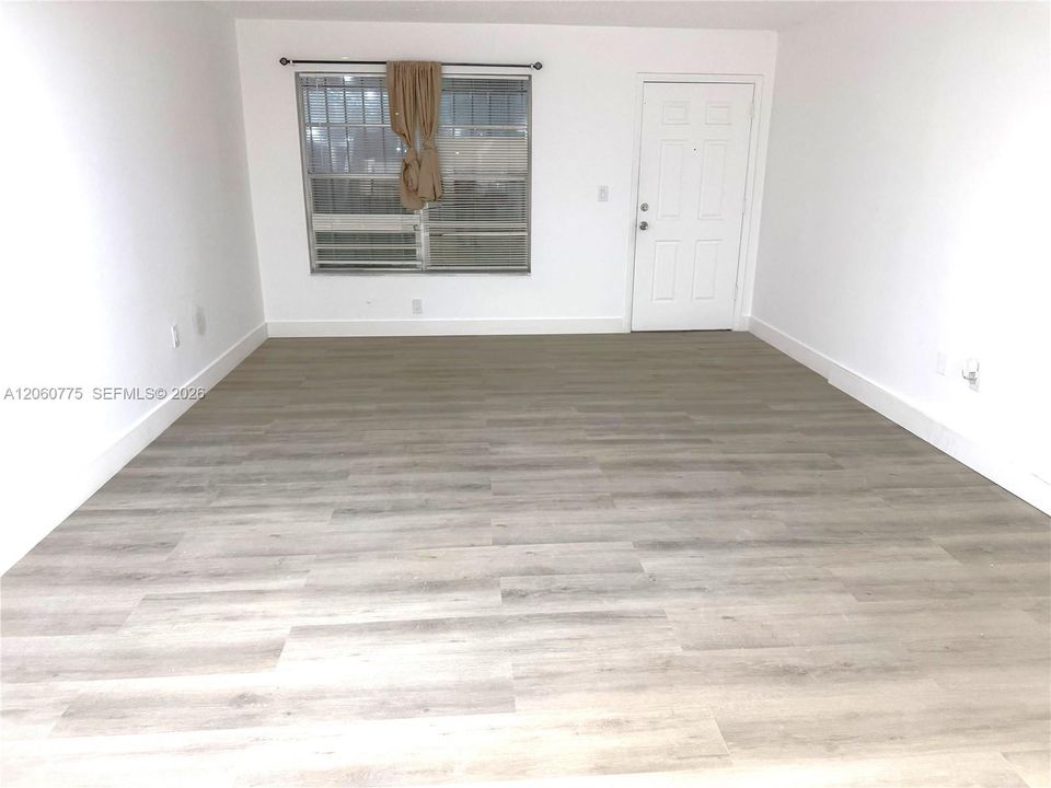 For Rent: $1,150 (0 beds, 0 baths, 440 Square Feet)