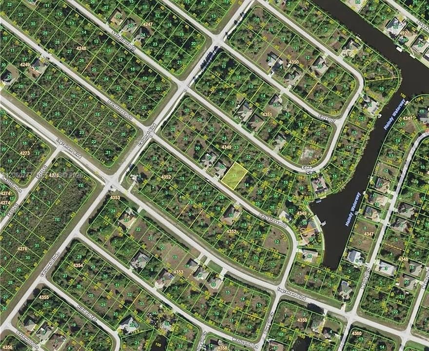 На продажу: $23,000 (0.23 acres)