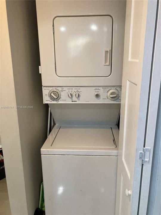 В аренду: $5,000 (2 спален, 2 ванн, 1230 Квадратных фут)