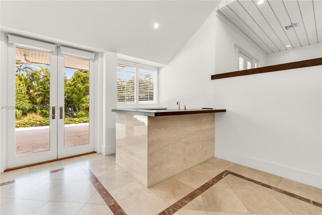 В аренду: $31,500 (5 спален, 5 ванн, 4486 Квадратных фут)