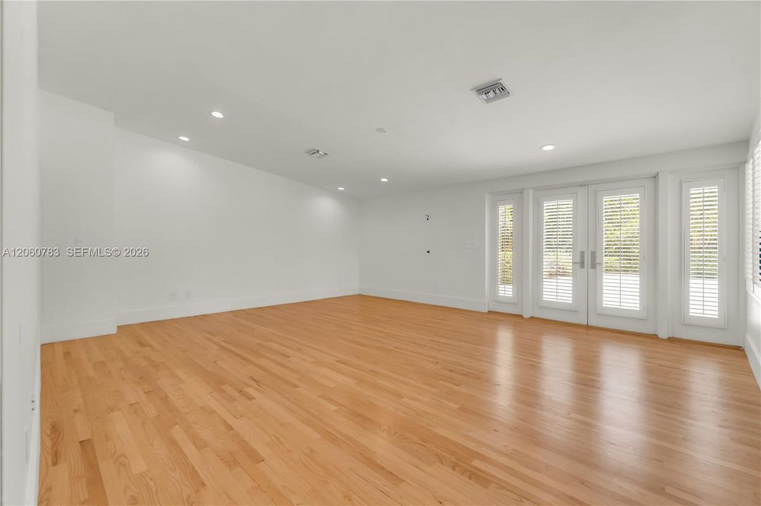 В аренду: $31,500 (5 спален, 5 ванн, 4486 Квадратных фут)