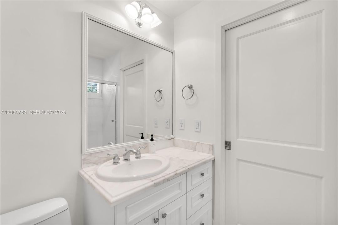 В аренду: $31,500 (5 спален, 5 ванн, 4486 Квадратных фут)
