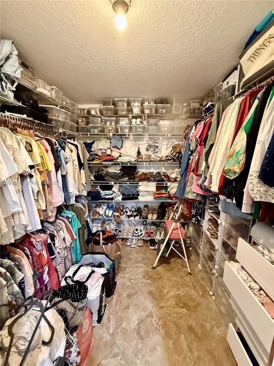 En Renta: $4,000 (4 camas, 2 baños, 1770 Pies cuadrados)