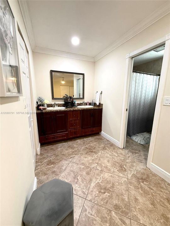 En Renta: $4,000 (4 camas, 2 baños, 1770 Pies cuadrados)