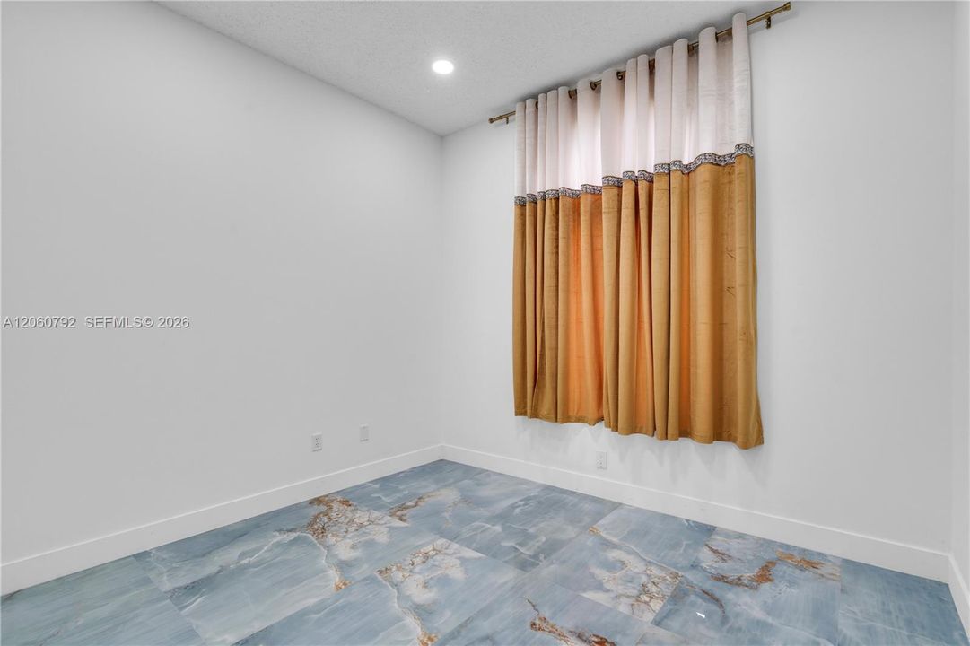 En Renta: $5,000 (3 camas, 2 baños, 1929 Pies cuadrados)