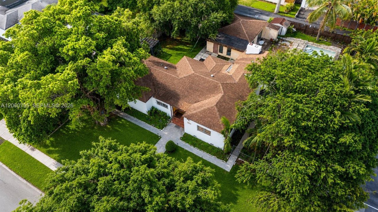 For Rent: $2,500 (2 beds, 1 baths, 1500 Square Feet)