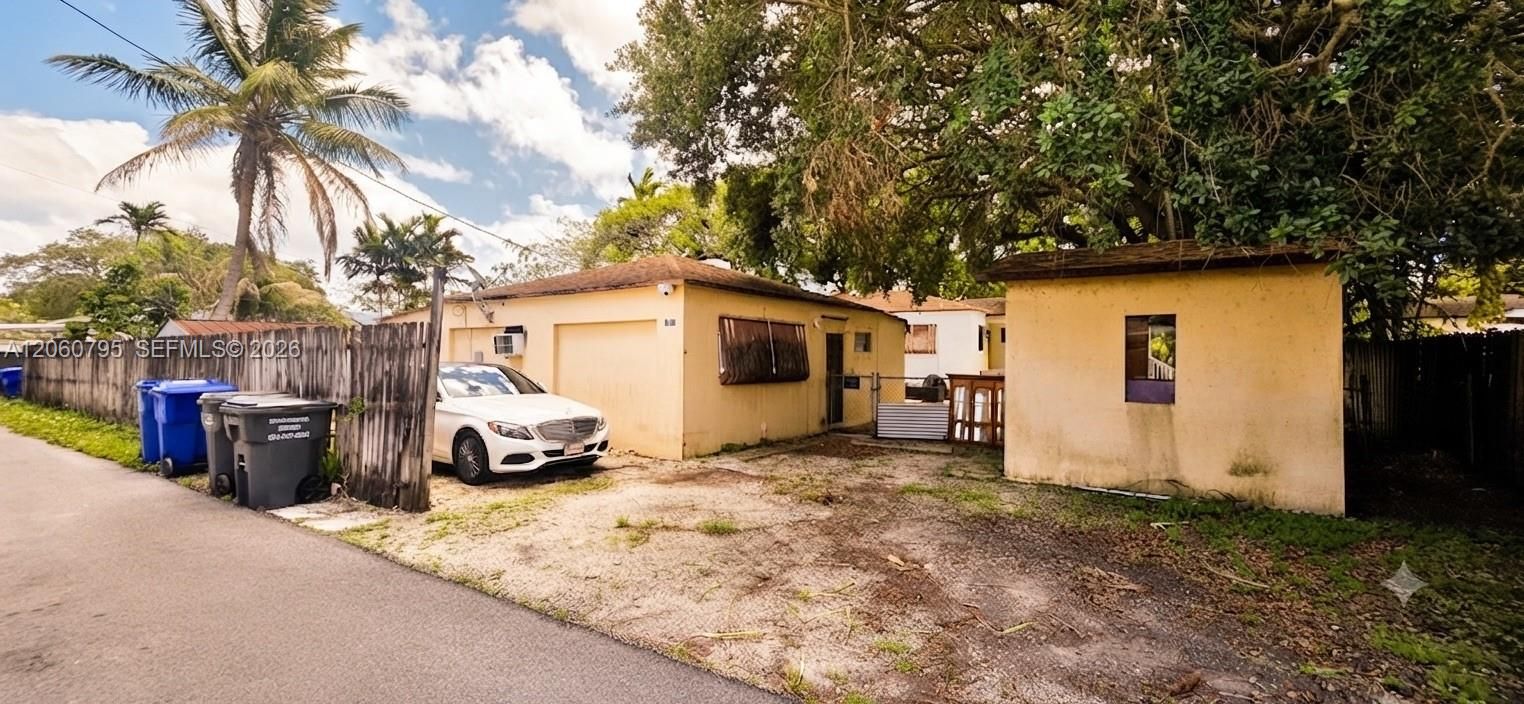 For Rent: $2,500 (2 beds, 1 baths, 1500 Square Feet)