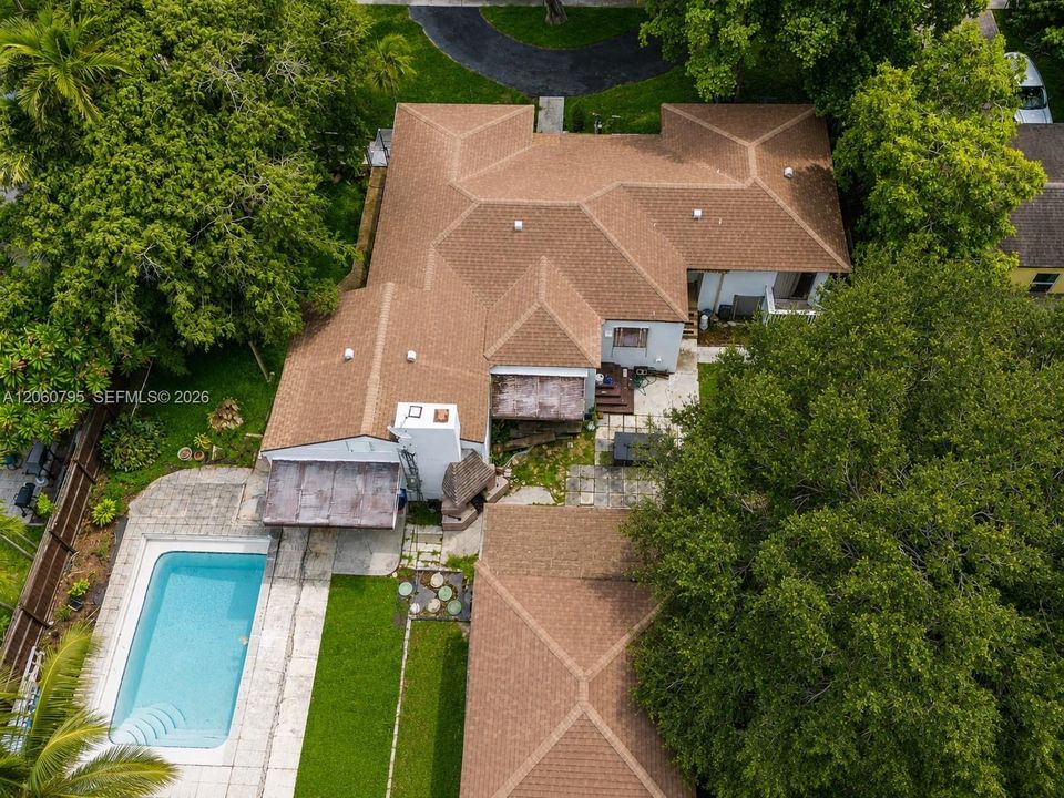 For Rent: $2,500 (2 beds, 1 baths, 1500 Square Feet)