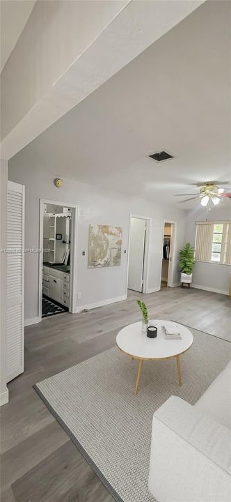 For Rent: $2,500 (2 beds, 1 baths, 1500 Square Feet)