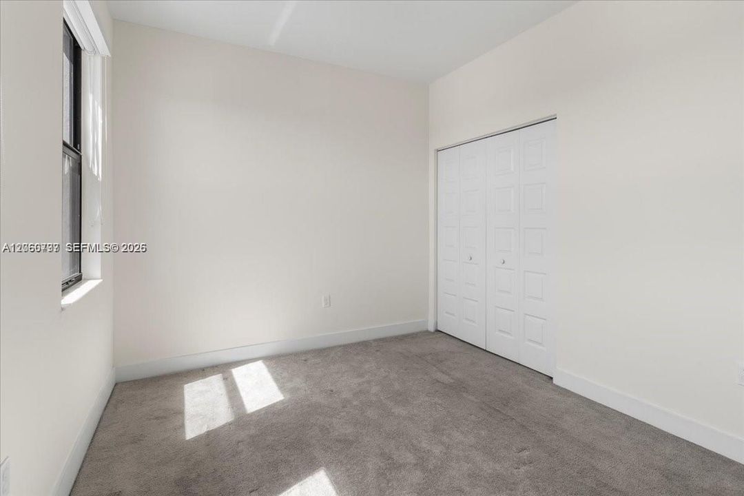 В аренду: $3,300 (3 спален, 2 ванн, 1236 Квадратных фут)
