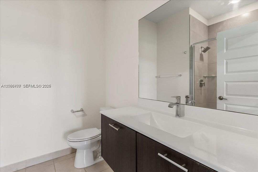 В аренду: $3,300 (3 спален, 2 ванн, 1236 Квадратных фут)