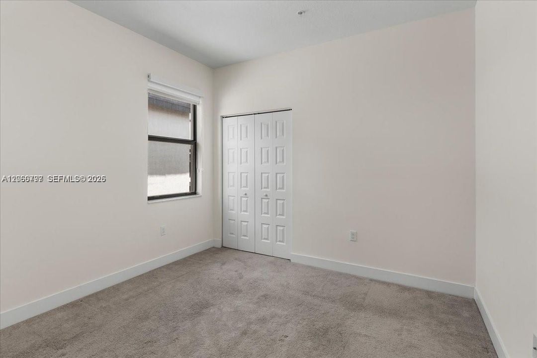 В аренду: $3,300 (3 спален, 2 ванн, 1236 Квадратных фут)