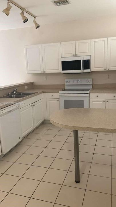В аренду: $2,700 (3 спален, 2 ванн, 1440 Квадратных фут)