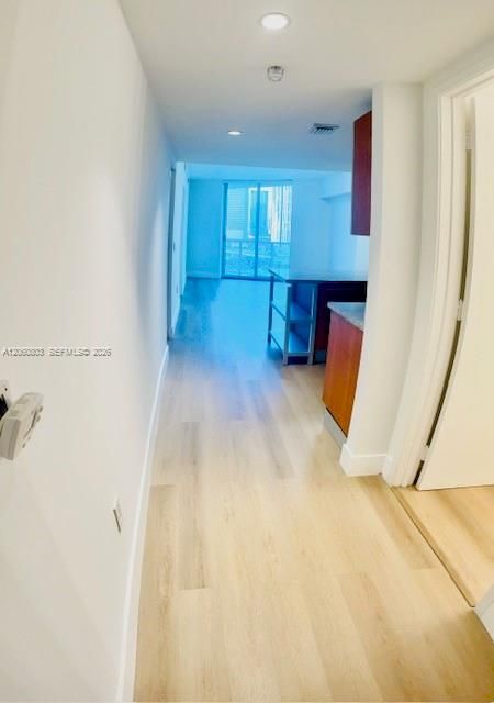 В аренду: $2,900 (1 спален, 1 ванн, 825 Квадратных фут)