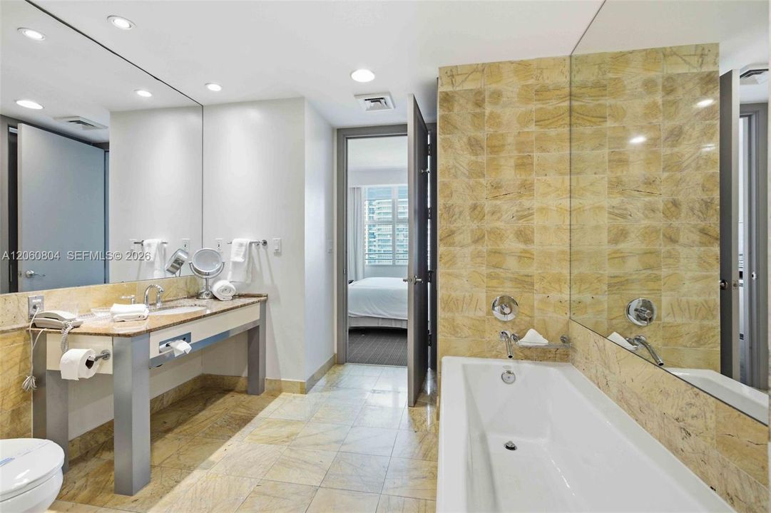 В аренду: $4,600 (1 спален, 1 ванн, 823 Квадратных фут)