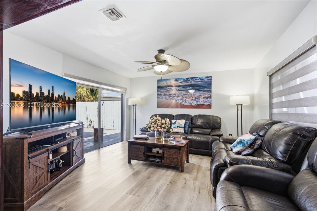 For Sale: $565,890 (3 beds, 2 baths, 1168 Square Feet)