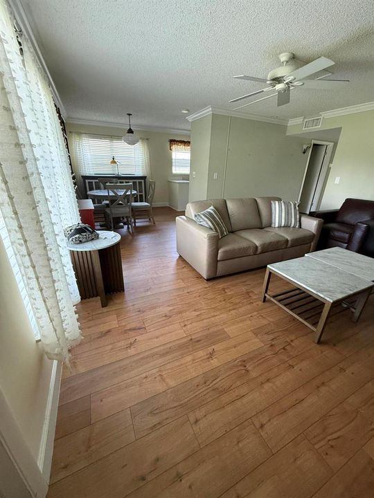 Livingrm dining rm