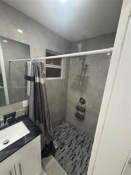 En Renta: $1,300 (0 camas, 1 baños, 0 Pies cuadrados)