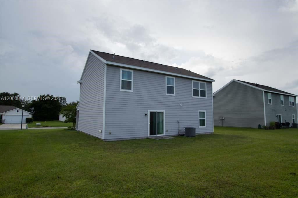 For Sale: $305,000 (4 beds, 2 baths, 1640 Square Feet)