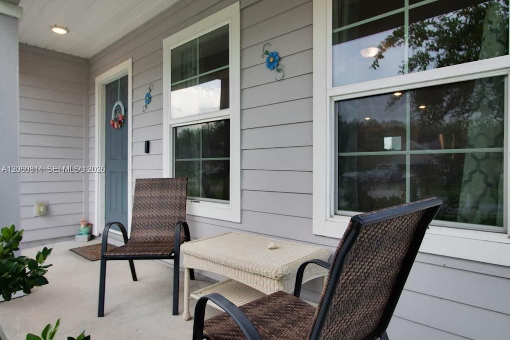 For Sale: $305,000 (4 beds, 2 baths, 1640 Square Feet)