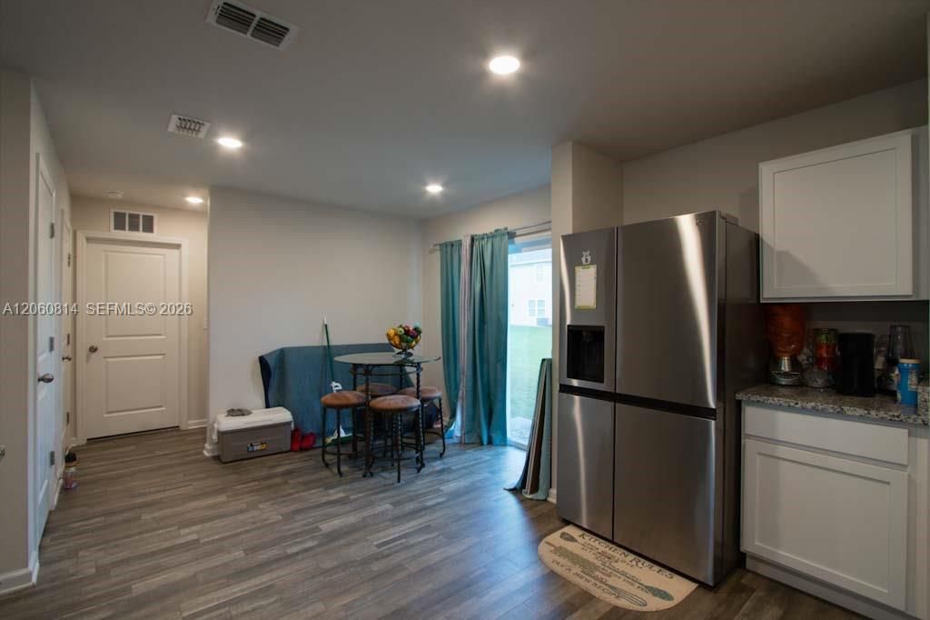 For Sale: $305,000 (4 beds, 2 baths, 1640 Square Feet)
