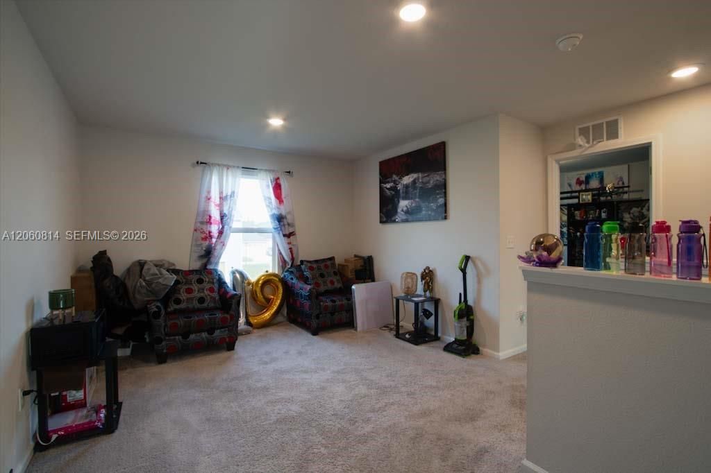 For Sale: $305,000 (4 beds, 2 baths, 1640 Square Feet)