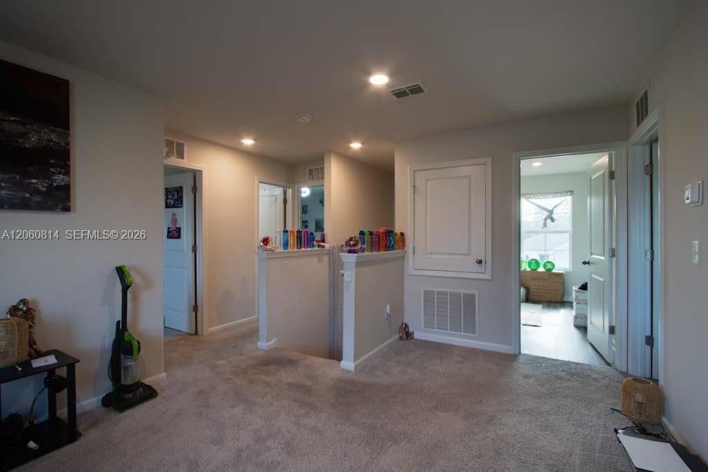 For Sale: $305,000 (4 beds, 2 baths, 1640 Square Feet)