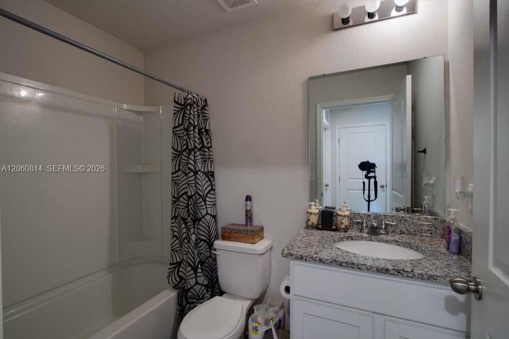 For Sale: $305,000 (4 beds, 2 baths, 1640 Square Feet)