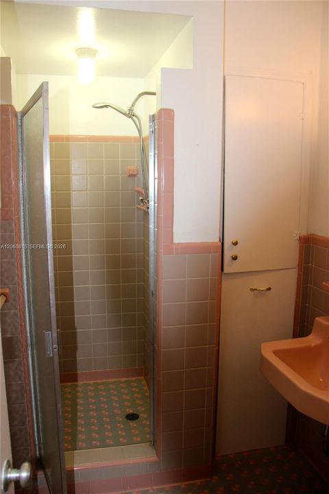 Bathroom (2) Shower