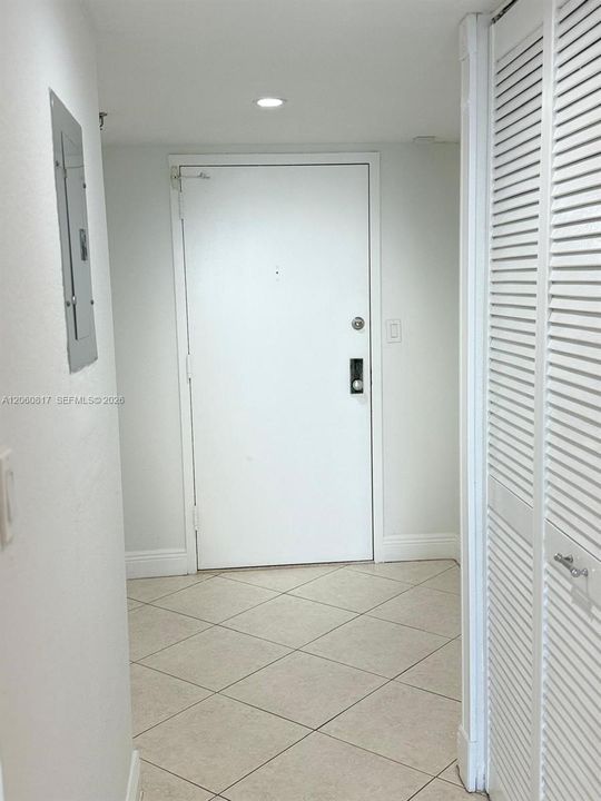 В аренду: $2,900 (1 спален, 2 ванн, 1075 Квадратных фут)