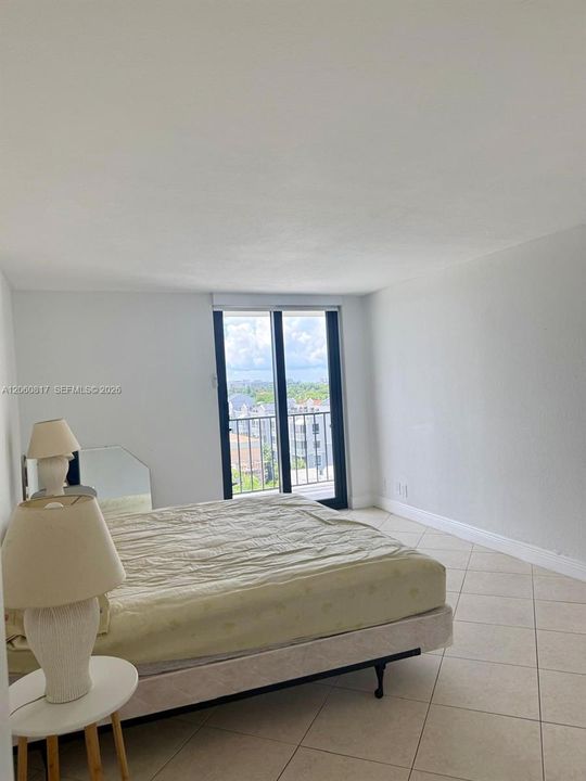 В аренду: $2,900 (1 спален, 2 ванн, 1075 Квадратных фут)