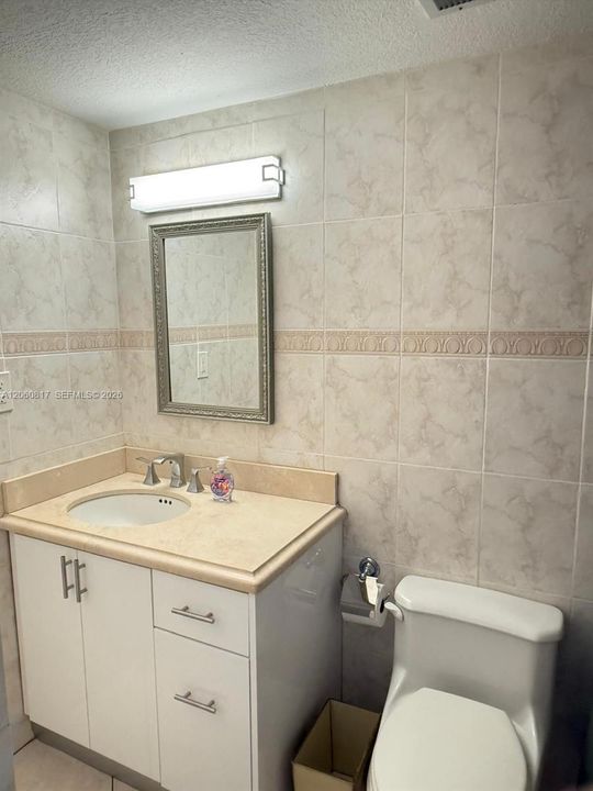 В аренду: $2,900 (1 спален, 2 ванн, 1075 Квадратных фут)