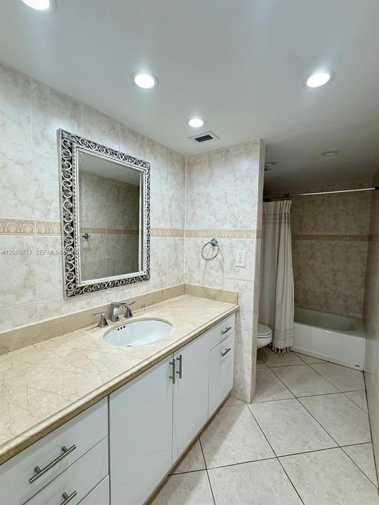 В аренду: $2,900 (1 спален, 2 ванн, 1075 Квадратных фут)