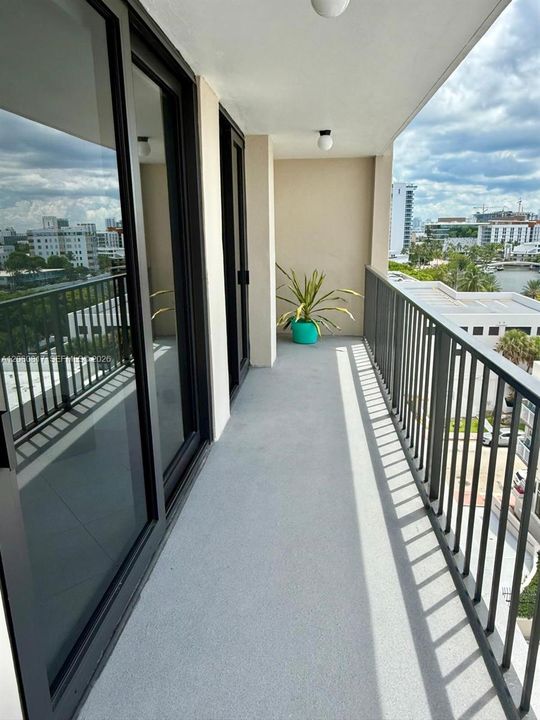 В аренду: $2,900 (1 спален, 2 ванн, 1075 Квадратных фут)