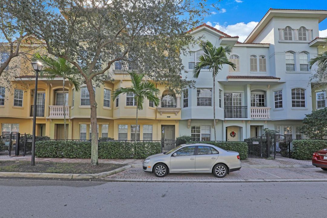 STREET TO FRONT DOOR