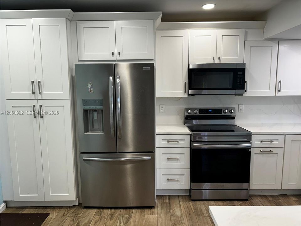 В аренду: $4,200 (3 спален, 2 ванн, 1438 Квадратных фут)