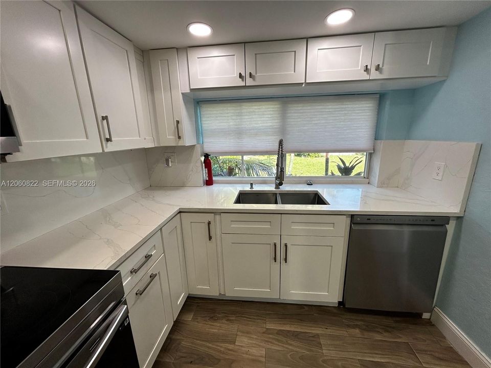 В аренду: $4,200 (3 спален, 2 ванн, 1438 Квадратных фут)