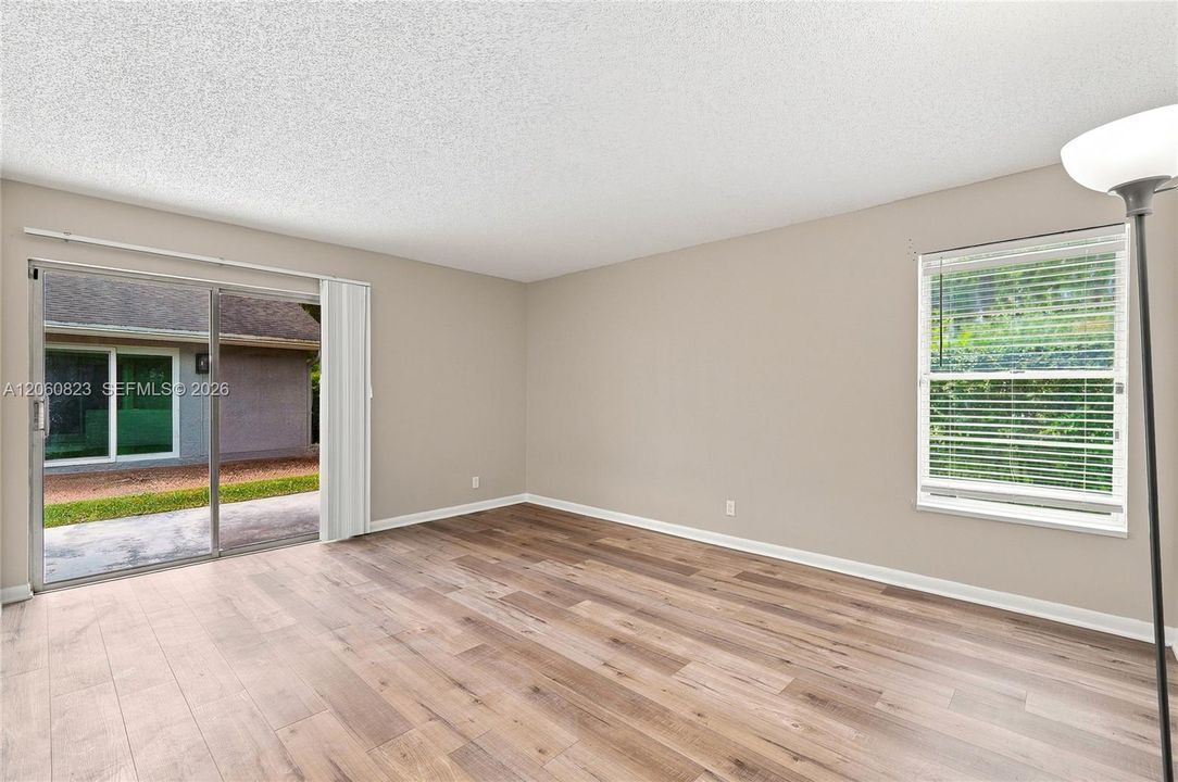 В аренду: $3,400 (3 спален, 2 ванн, 1536 Квадратных фут)