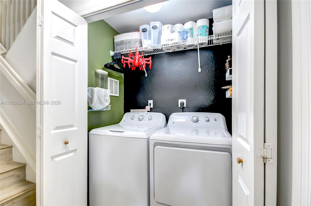 En Venta: $425,000 (3 camas, 2 baños, 1256 Pies cuadrados)